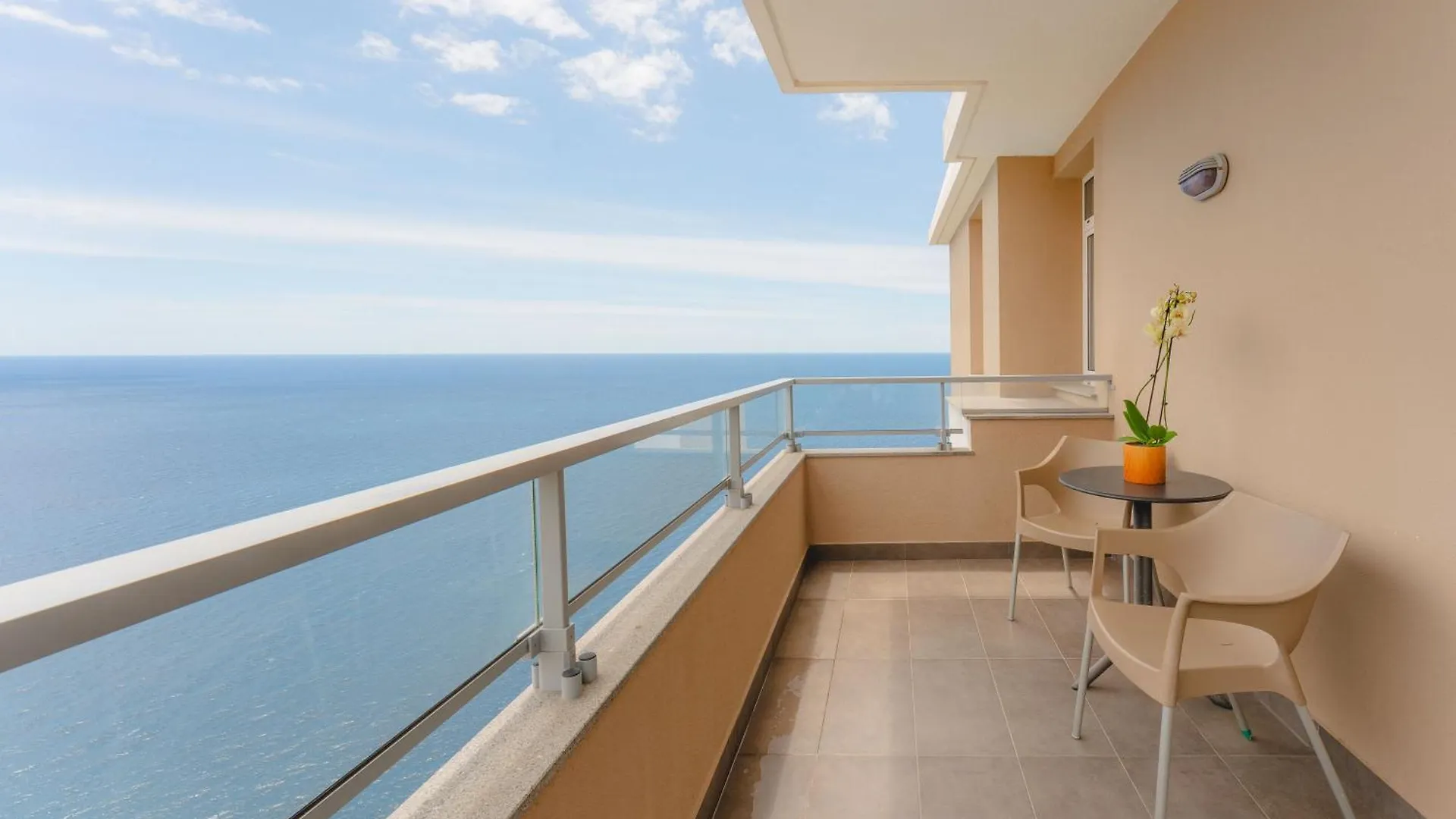 **** Aparthotel Duas Torres Hotel Funchal  Portugal